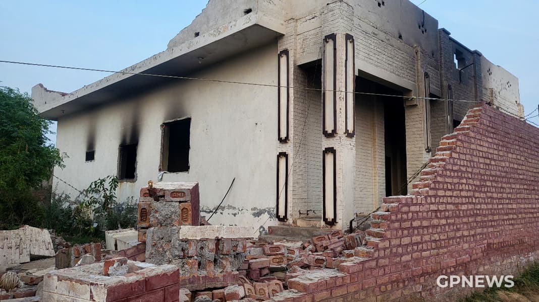 被烧毁的 巴基斯坦基督教村庄，十字架恩惠的安慰